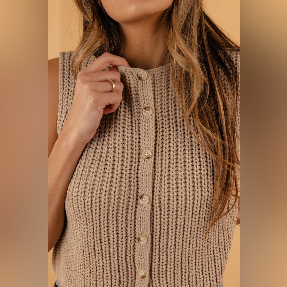 NWOT Roolee Taupe / Tan Knit Button Down Sleeveless Sweater Vest Large